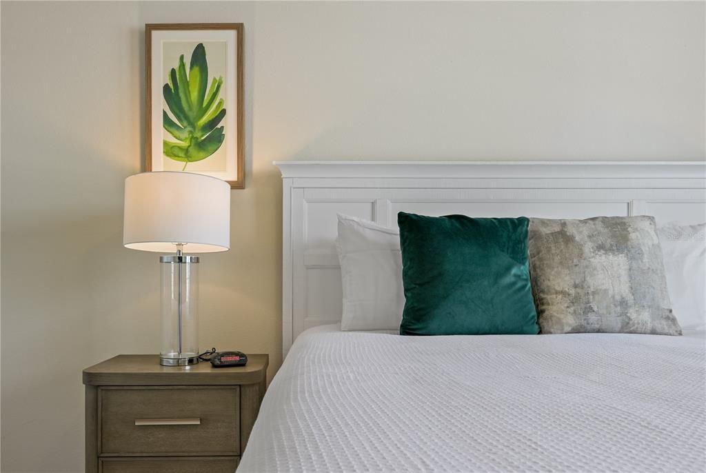 Под контрактом: $775,000 (9 спален, 6 ванн, 4399 Квадратных фут)