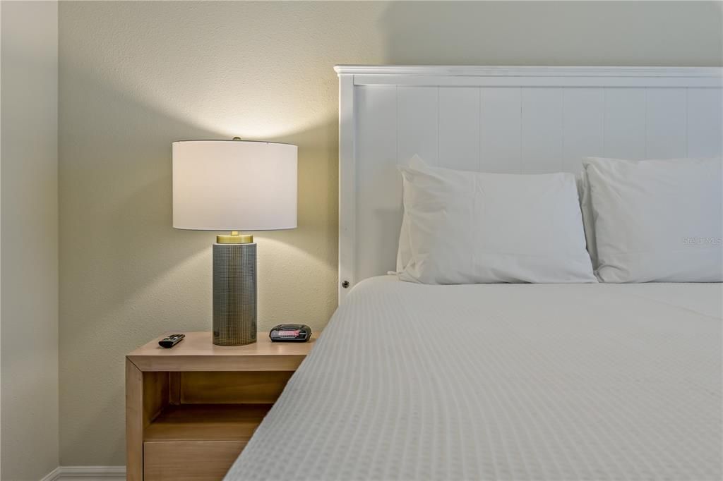 Под контрактом: $775,000 (9 спален, 6 ванн, 4399 Квадратных фут)