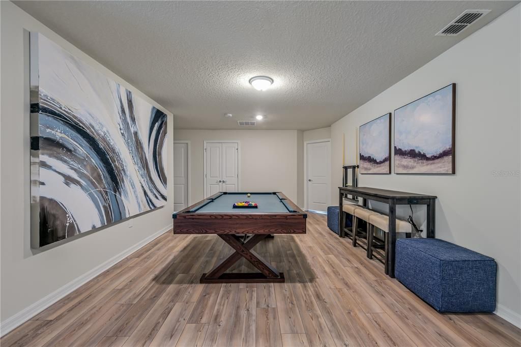 Под контрактом: $775,000 (9 спален, 6 ванн, 4399 Квадратных фут)