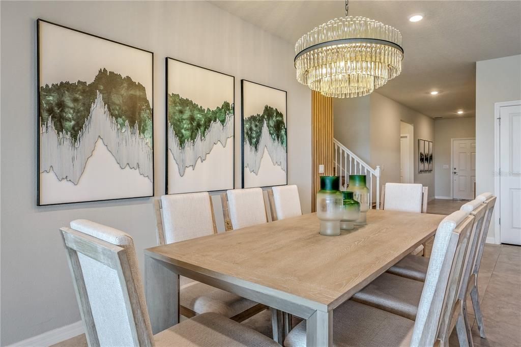 Под контрактом: $775,000 (9 спален, 6 ванн, 4399 Квадратных фут)