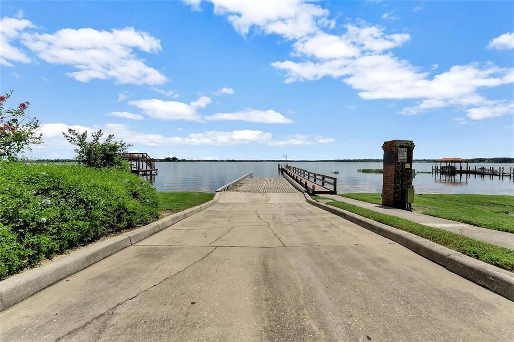 For Sale: $675,000 (4 beds, 3 baths, 2650 Square Feet)