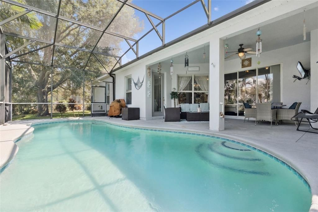 For Sale: $675,000 (4 beds, 3 baths, 2650 Square Feet)