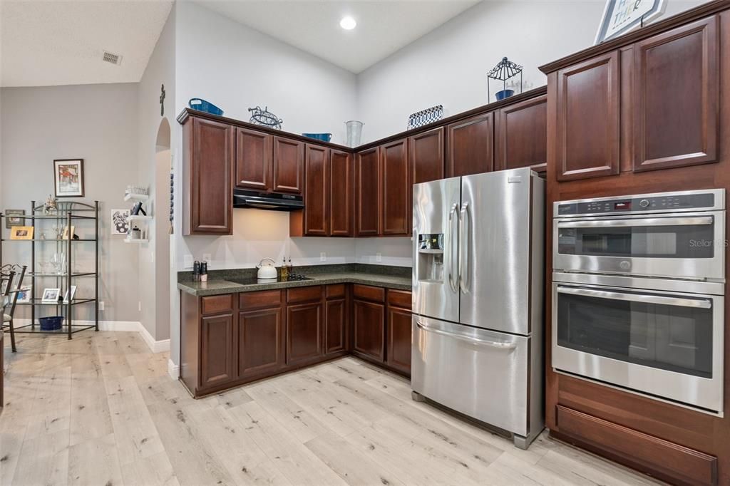 For Sale: $675,000 (4 beds, 3 baths, 2650 Square Feet)