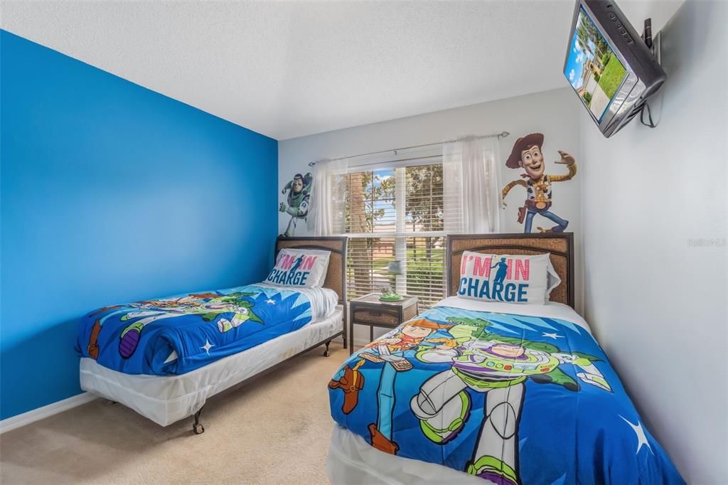 Active With Contract: $474,900 (5 beds, 4 baths, 2317 Square Feet)