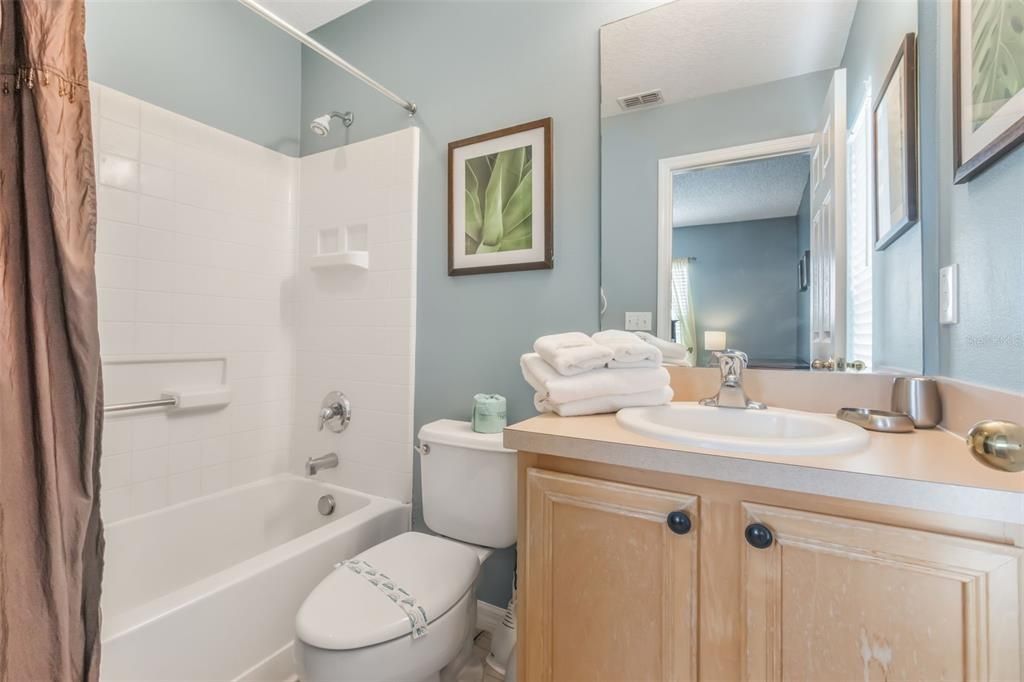 Active With Contract: $474,900 (5 beds, 4 baths, 2317 Square Feet)