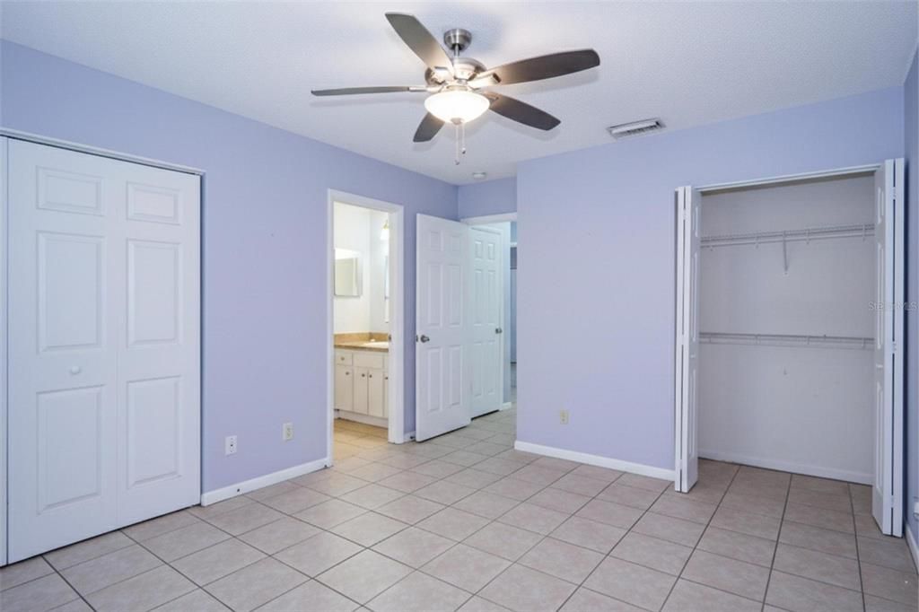 待售: $240,000 (3 贝兹, 2 浴室, 1247 平方英尺)