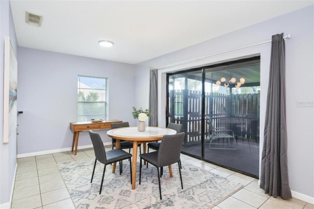 待售: $240,000 (3 贝兹, 2 浴室, 1247 平方英尺)