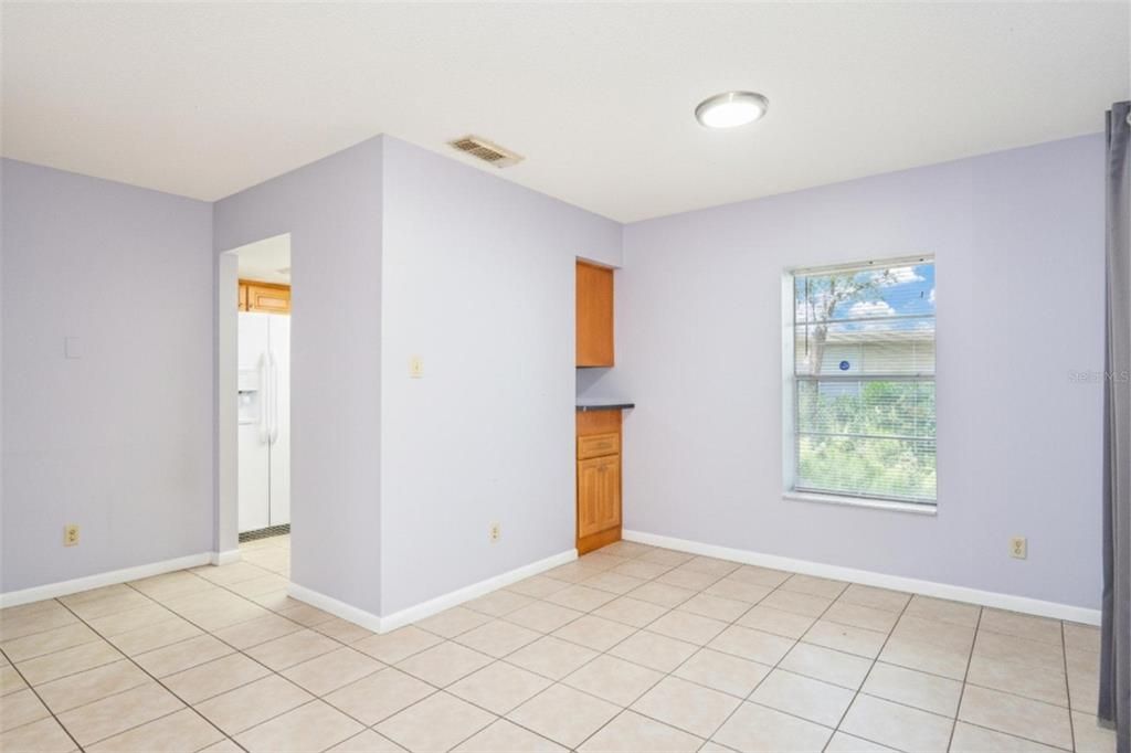 待售: $240,000 (3 贝兹, 2 浴室, 1247 平方英尺)