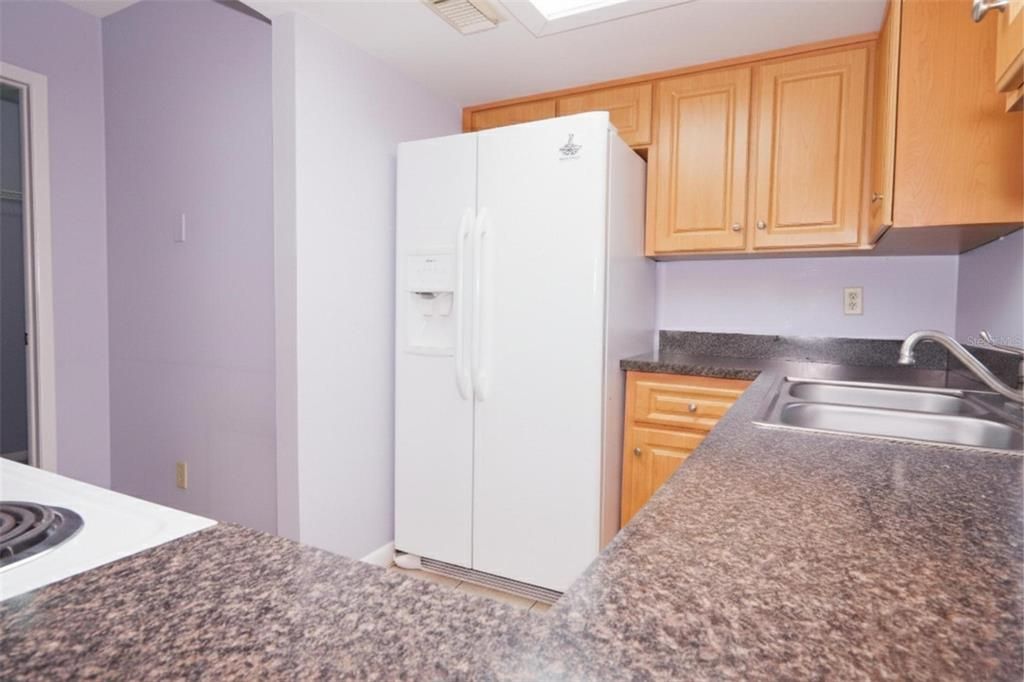 待售: $240,000 (3 贝兹, 2 浴室, 1247 平方英尺)