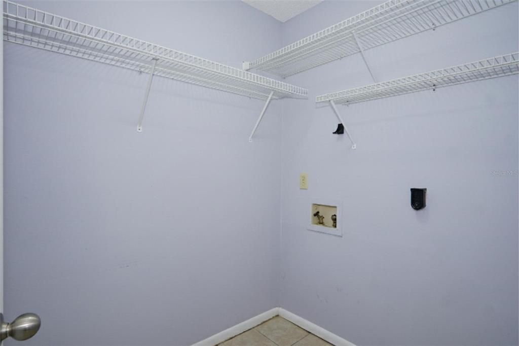 待售: $240,000 (3 贝兹, 2 浴室, 1247 平方英尺)