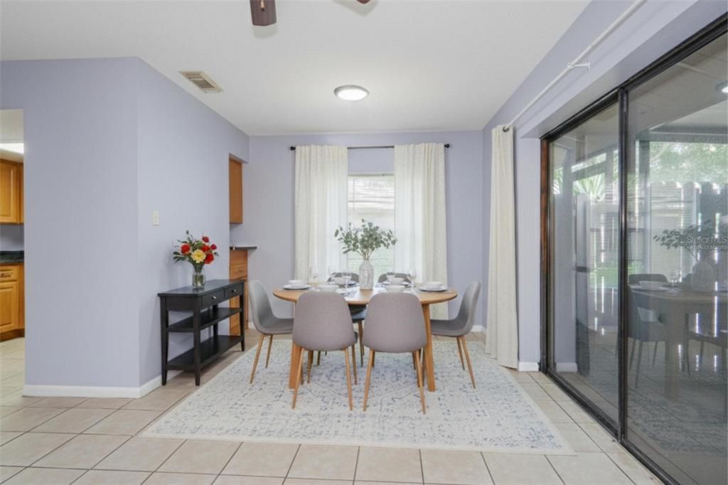 待售: $240,000 (3 贝兹, 2 浴室, 1247 平方英尺)