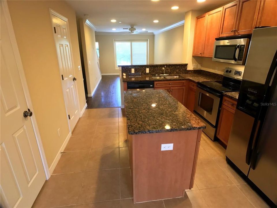 Active With Contract: $1,850 (2 beds, 2 baths, 1092 Square Feet)