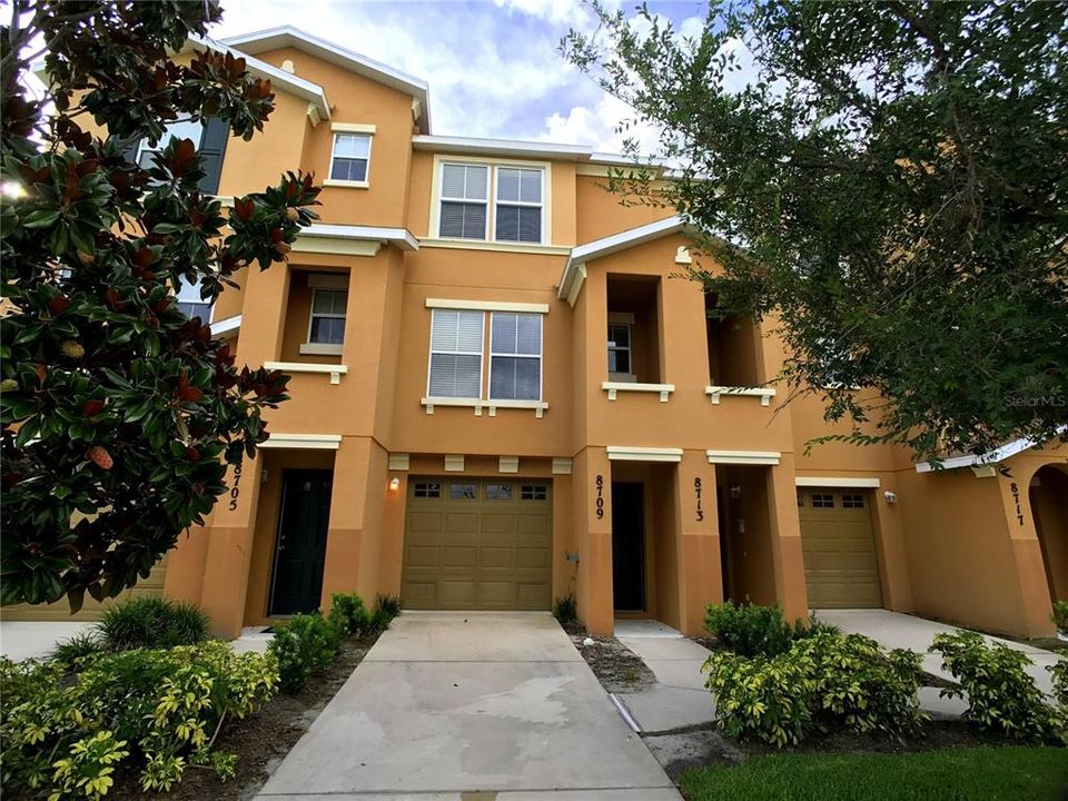 Active With Contract: $1,850 (2 beds, 2 baths, 1092 Square Feet)