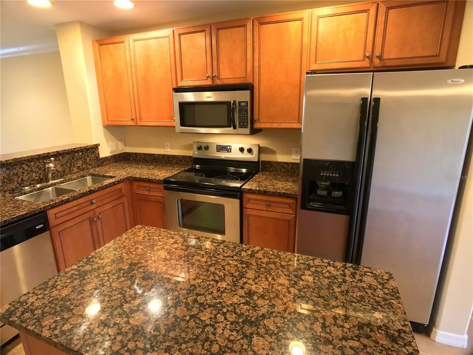 Active With Contract: $1,850 (2 beds, 2 baths, 1092 Square Feet)