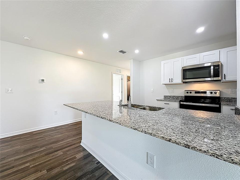 待售: $232,900 (3 贝兹, 2 浴室, 1272 平方英尺)