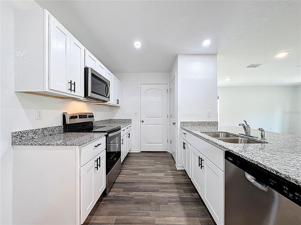 待售: $232,900 (3 贝兹, 2 浴室, 1272 平方英尺)