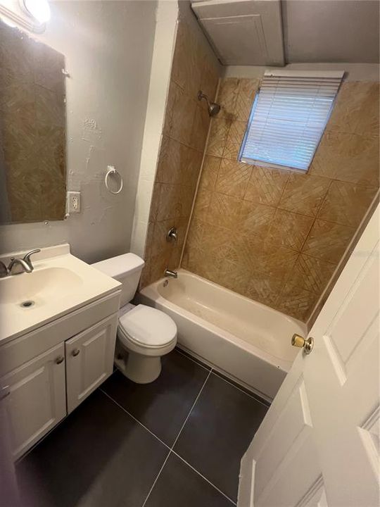 出租: $1,550 (2 贝兹, 2 浴室, 900 平方英尺)