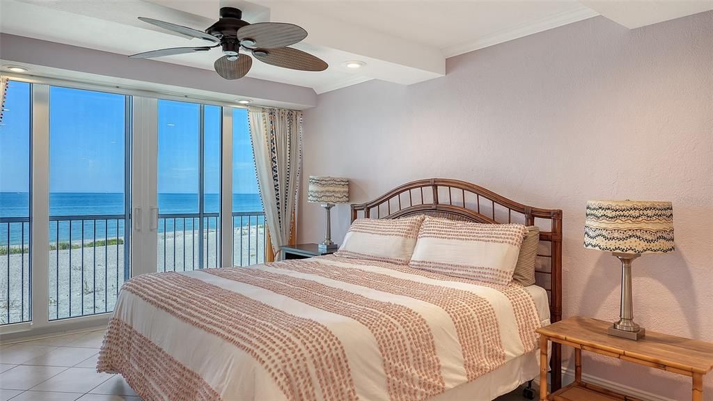 For Sale: $675,000 (2 beds, 2 baths, 1309 Square Feet)