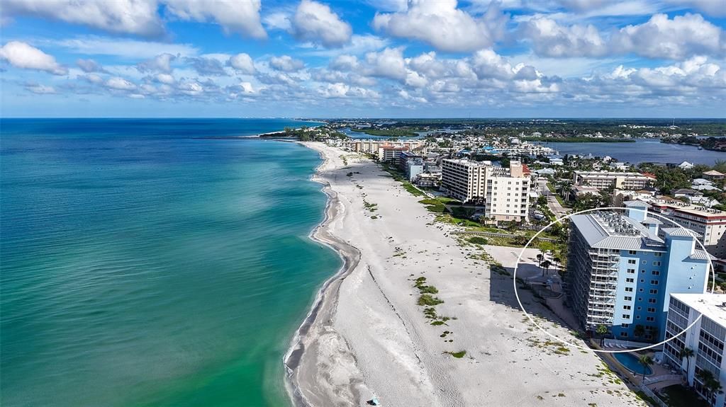 For Sale: $675,000 (2 beds, 2 baths, 1309 Square Feet)