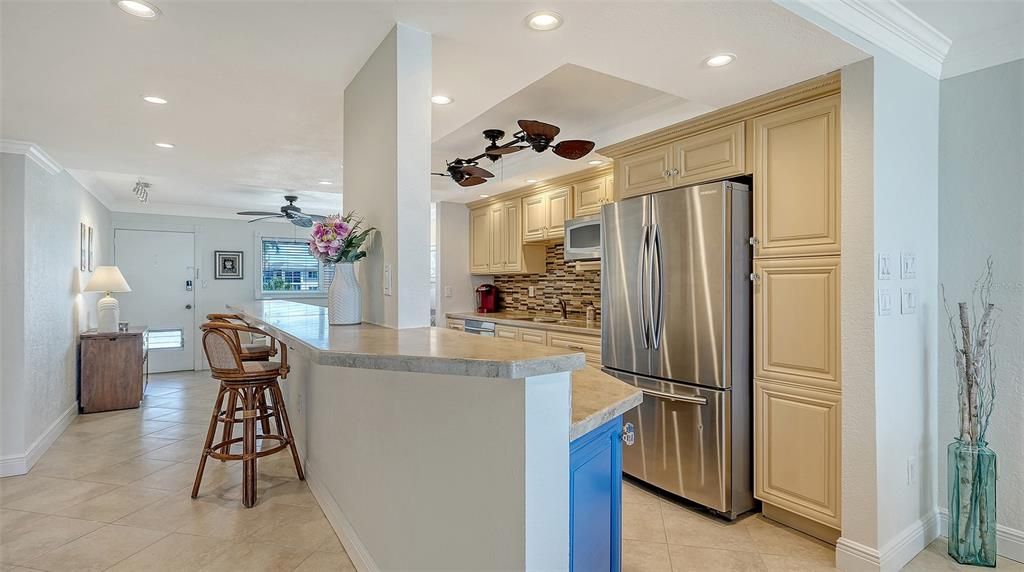 For Sale: $675,000 (2 beds, 2 baths, 1309 Square Feet)