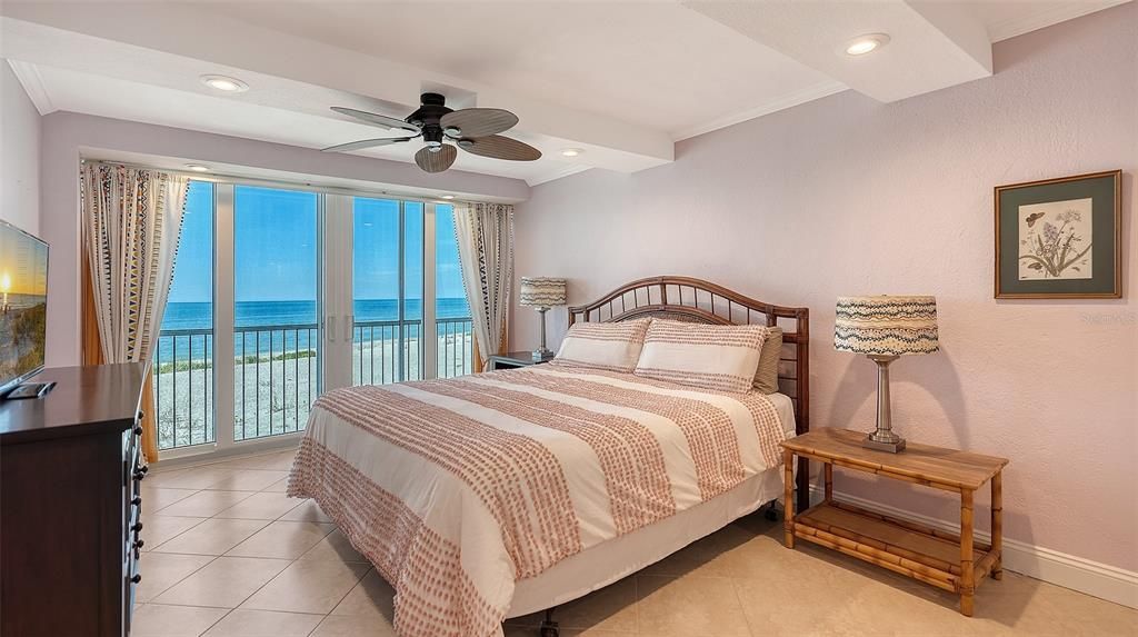 For Sale: $675,000 (2 beds, 2 baths, 1309 Square Feet)