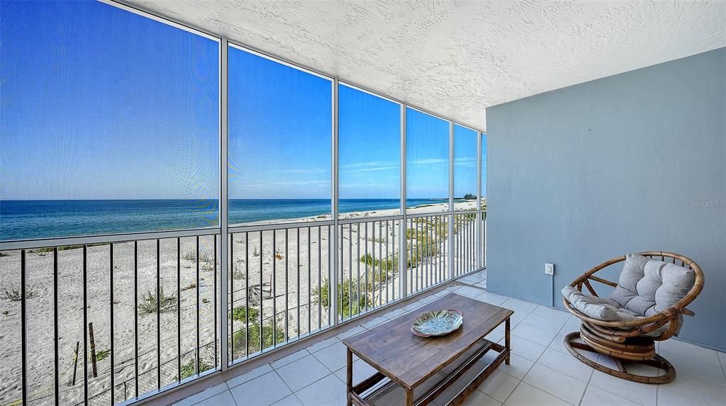 For Sale: $675,000 (2 beds, 2 baths, 1309 Square Feet)