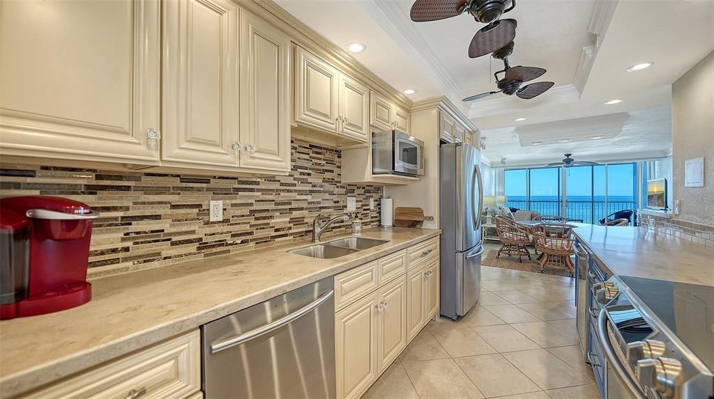 For Sale: $675,000 (2 beds, 2 baths, 1309 Square Feet)