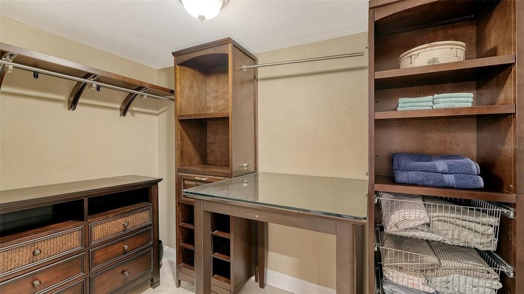 For Sale: $675,000 (2 beds, 2 baths, 1309 Square Feet)