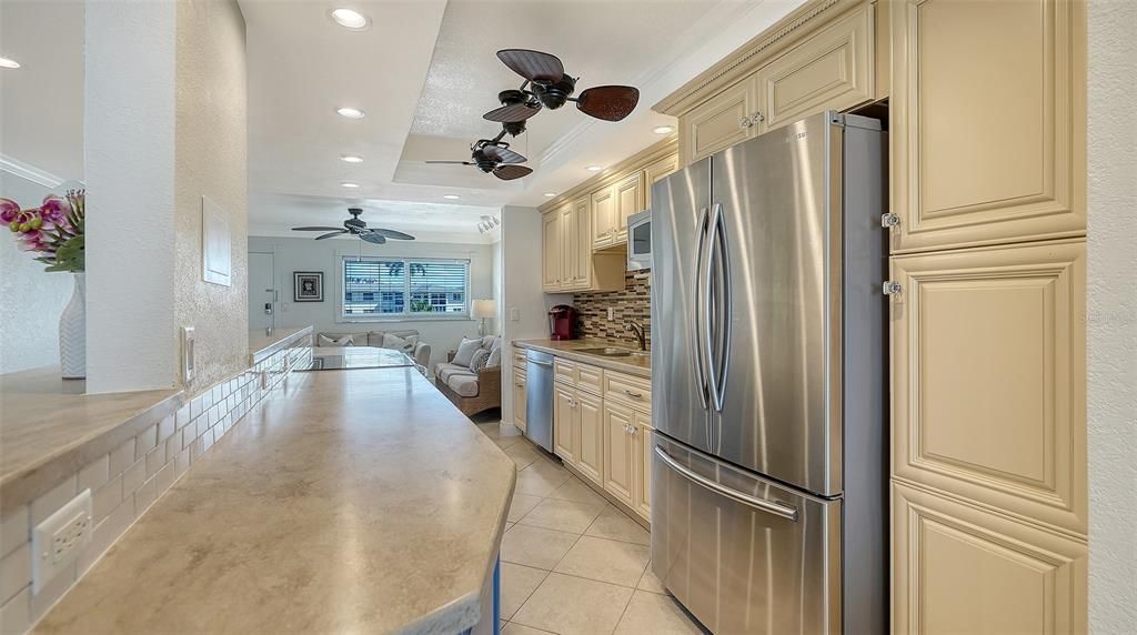 For Sale: $675,000 (2 beds, 2 baths, 1309 Square Feet)