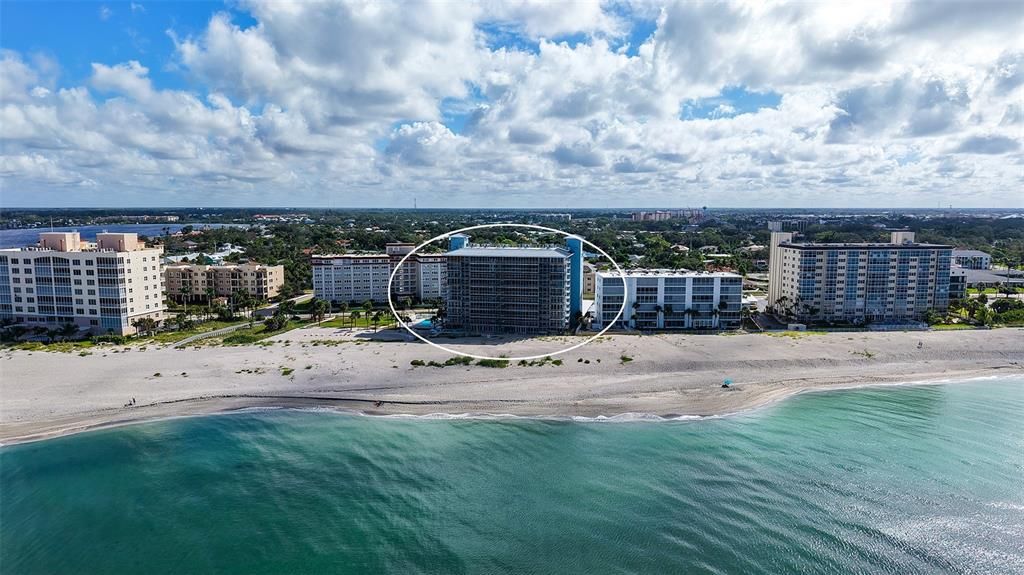 For Sale: $675,000 (2 beds, 2 baths, 1309 Square Feet)