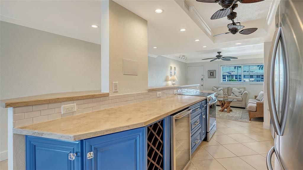 For Sale: $675,000 (2 beds, 2 baths, 1309 Square Feet)