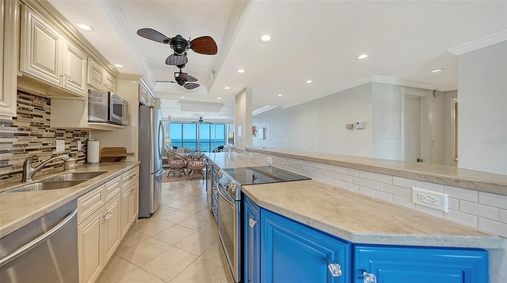 For Sale: $675,000 (2 beds, 2 baths, 1309 Square Feet)