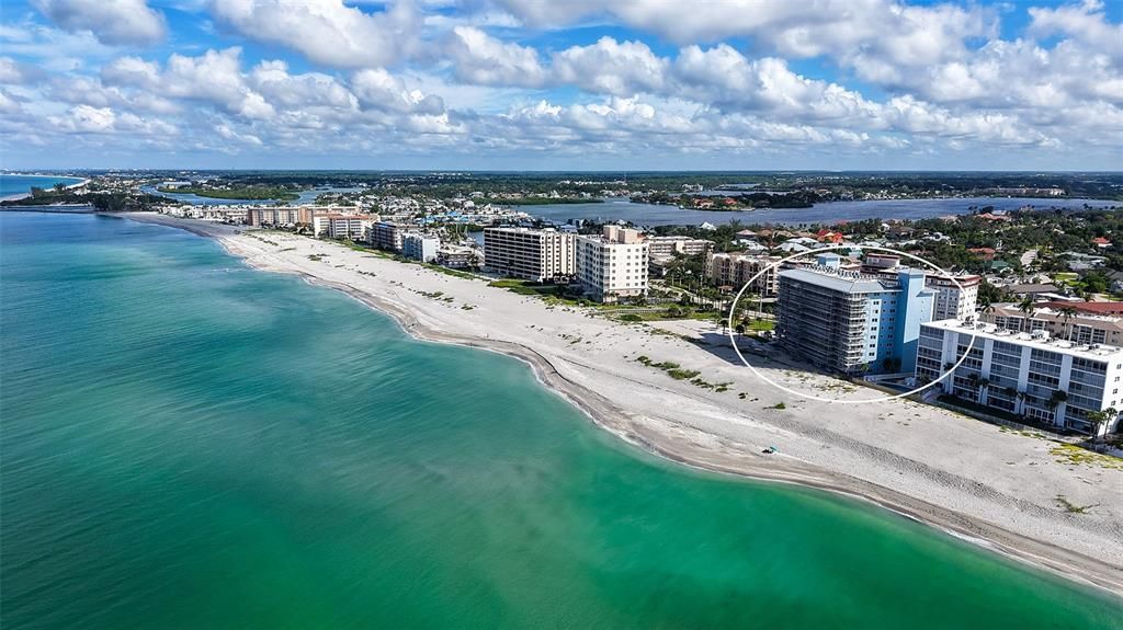 For Sale: $675,000 (2 beds, 2 baths, 1309 Square Feet)