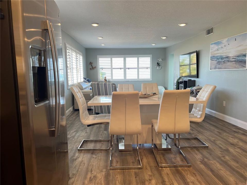 For Rent: $5,500 (2 beds, 2 baths, 1100 Square Feet)