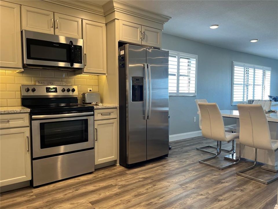 For Rent: $5,500 (2 beds, 2 baths, 1100 Square Feet)