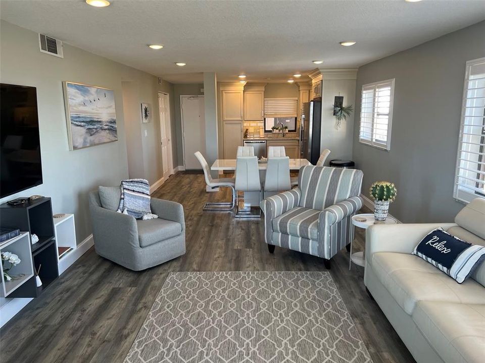 For Rent: $5,500 (2 beds, 2 baths, 1100 Square Feet)