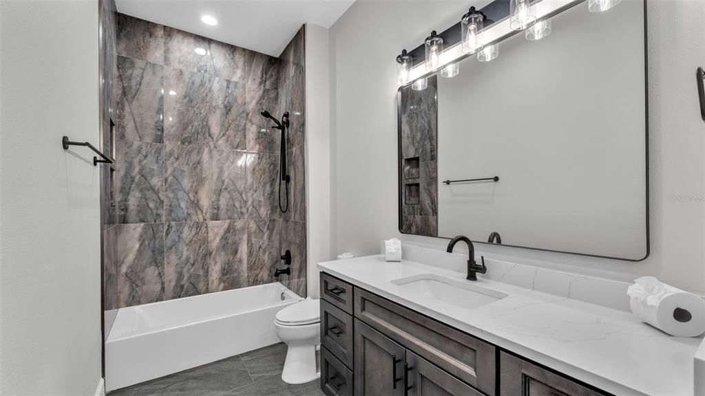 待售: $725,000 (4 贝兹, 3 浴室, 2533 平方英尺)