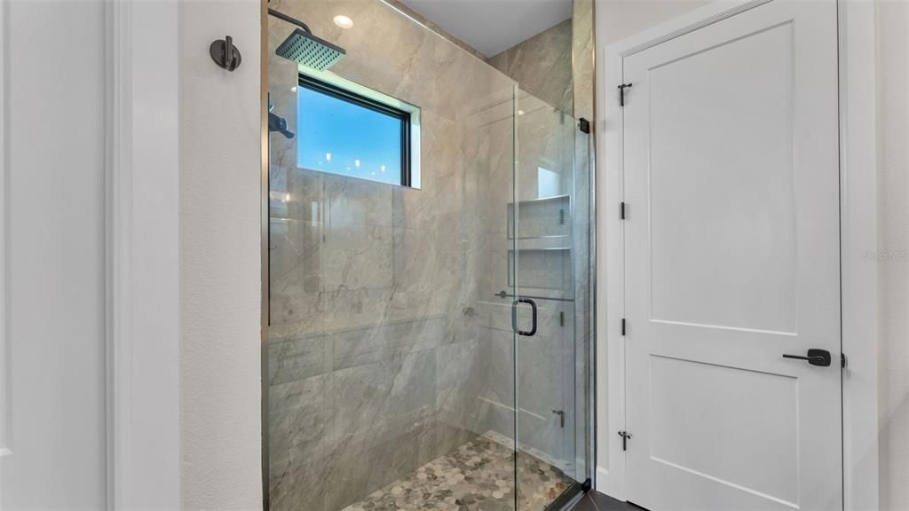 待售: $725,000 (4 贝兹, 3 浴室, 2533 平方英尺)