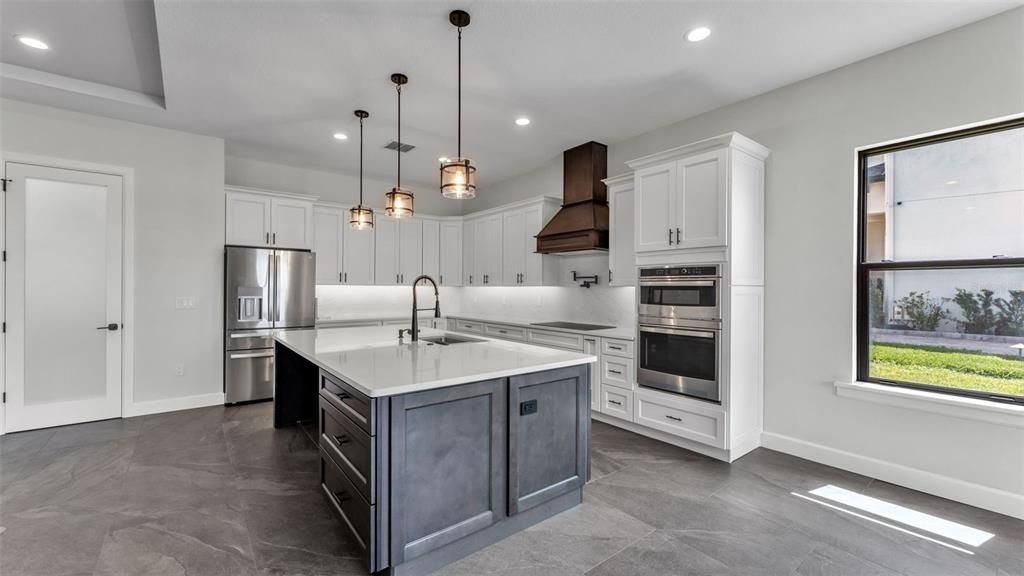 待售: $725,000 (4 贝兹, 3 浴室, 2533 平方英尺)