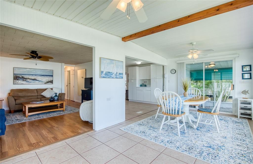 En Venta: $239,900 (2 camas, 2 baños, 768 Pies cuadrados)