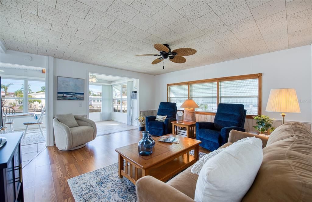 En Venta: $239,900 (2 camas, 2 baños, 768 Pies cuadrados)