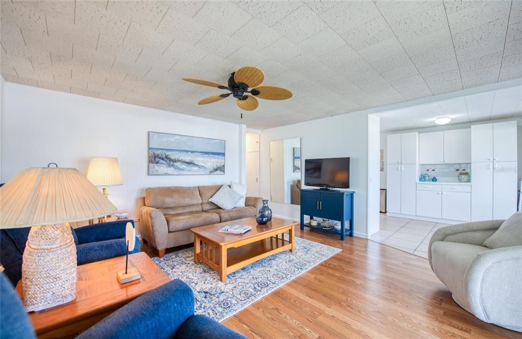 En Venta: $239,900 (2 camas, 2 baños, 768 Pies cuadrados)