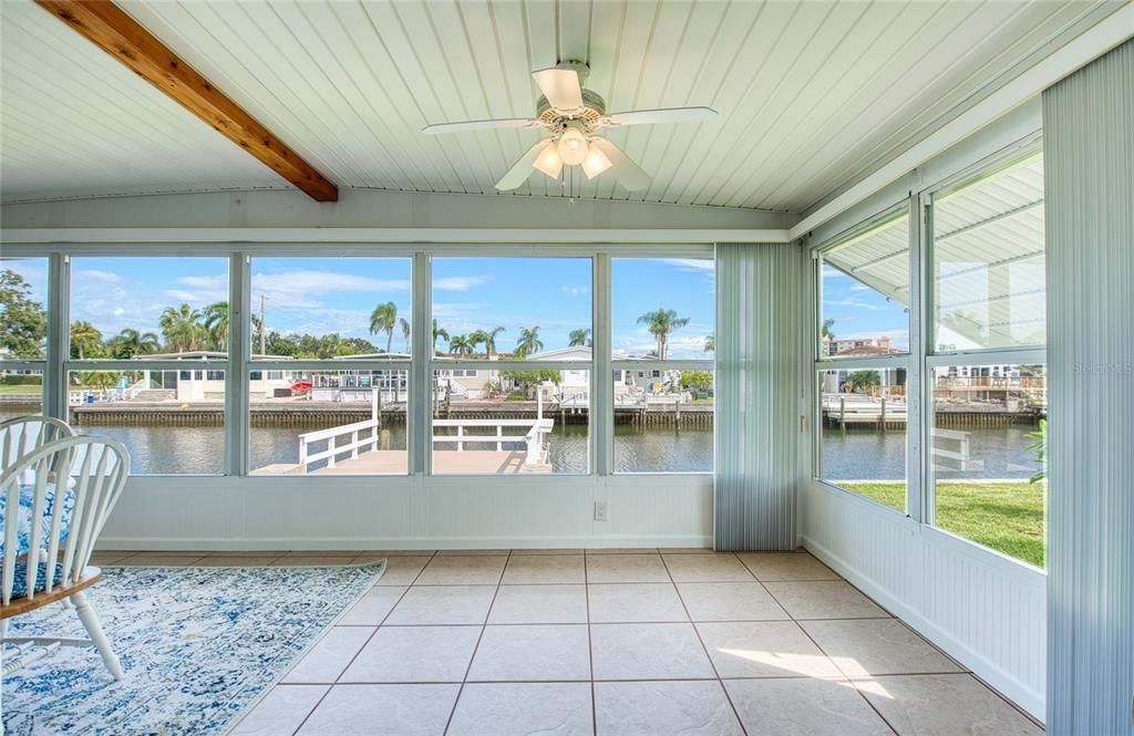 En Venta: $239,900 (2 camas, 2 baños, 768 Pies cuadrados)