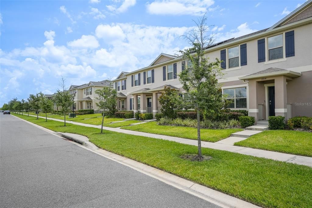 Active With Contract: $2,050 (3 beds, 2 baths, 1624 Square Feet)