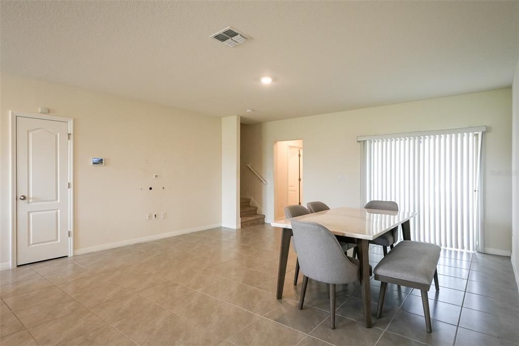 Active With Contract: $2,050 (3 beds, 2 baths, 1624 Square Feet)