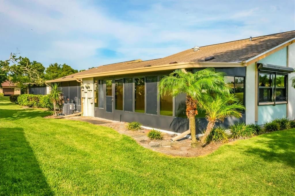 待售: $194,900 (2 贝兹, 2 浴室, 1080 平方英尺)