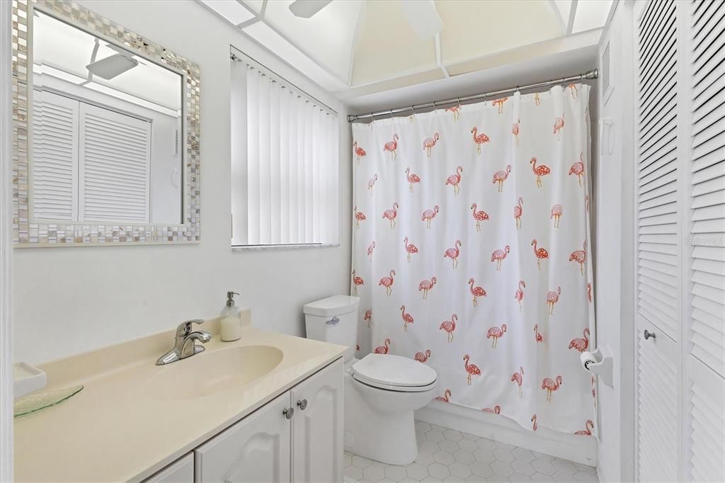 待售: $194,900 (2 贝兹, 2 浴室, 1080 平方英尺)