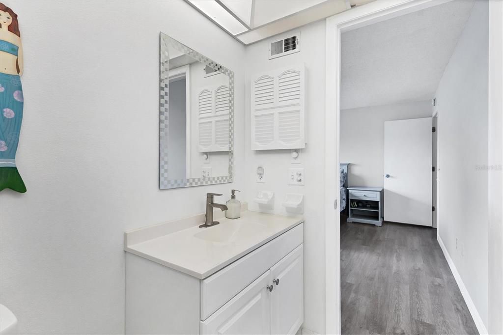 待售: $194,900 (2 贝兹, 2 浴室, 1080 平方英尺)