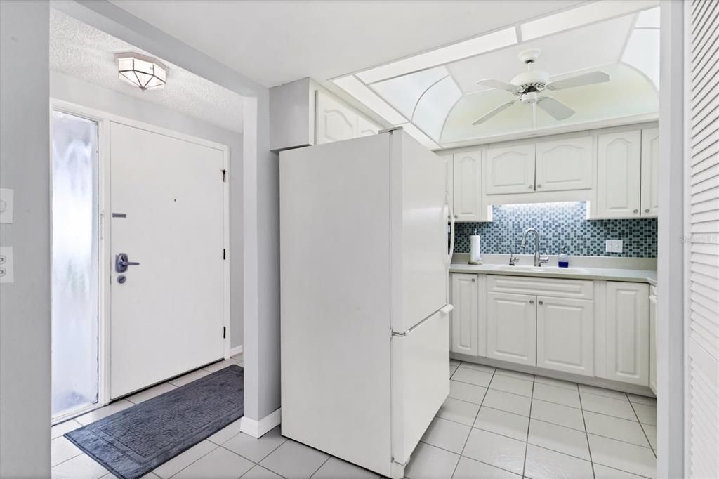 待售: $194,900 (2 贝兹, 2 浴室, 1080 平方英尺)