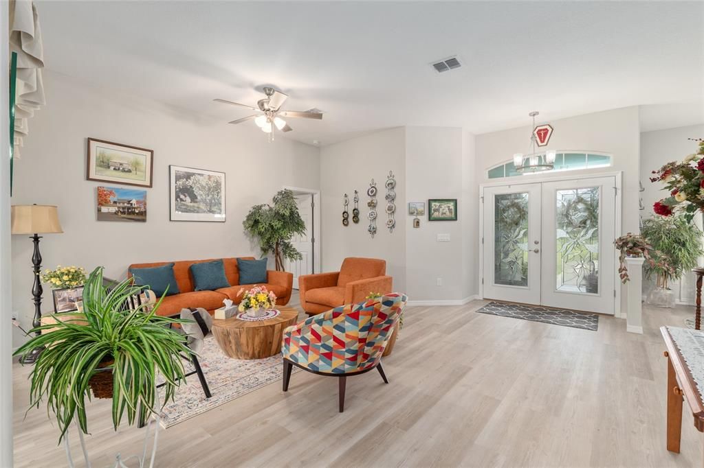 Activo con contrato: $519,000 (4 camas, 3 baños, 2916 Pies cuadrados)